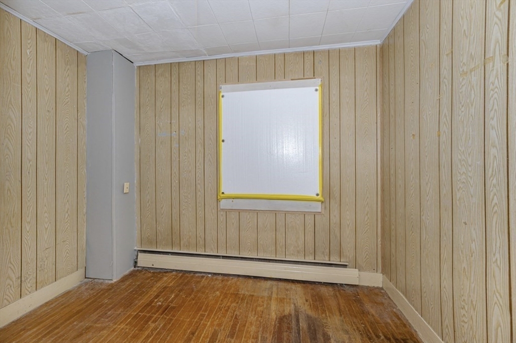 4 bed, 2 bath apartment for rent at 59 Fulton St, Lowell — photo 4 of 13