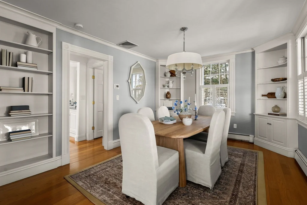 5 bed, 3 bath apartment for rent at 59 Harbor Ave, Marblehead Neck — photo 7 of 38