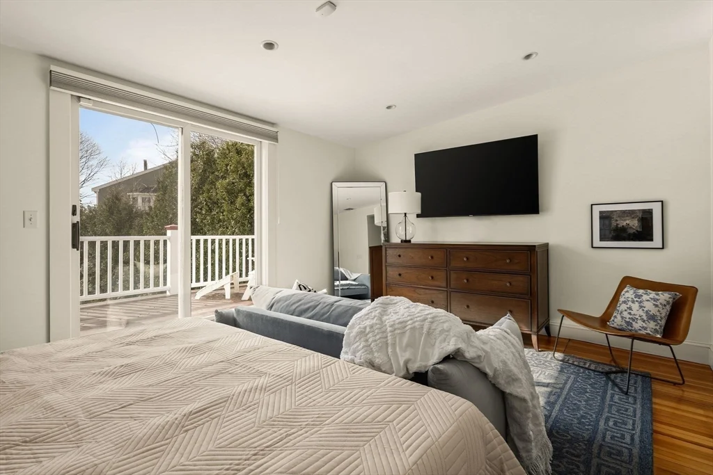5 bed, 3 bath apartment for rent at 59 Harbor Ave, Marblehead Neck — photo 17 of 38