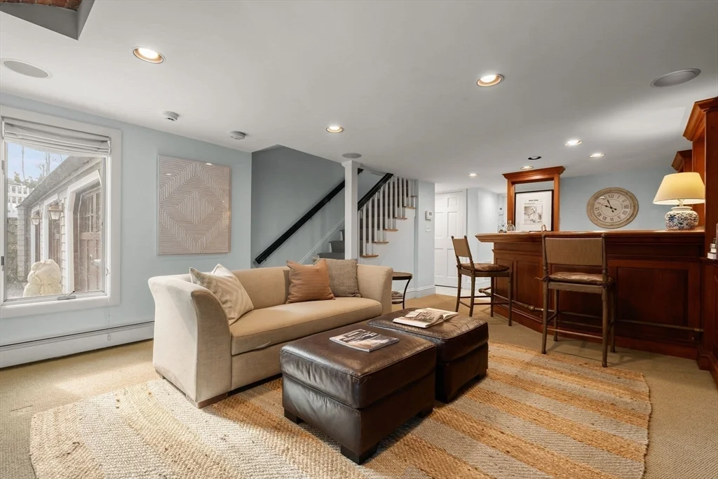 5 bed, 3 bath apartment for rent at 59 Harbor Ave, Marblehead Neck — photo 31 of 38