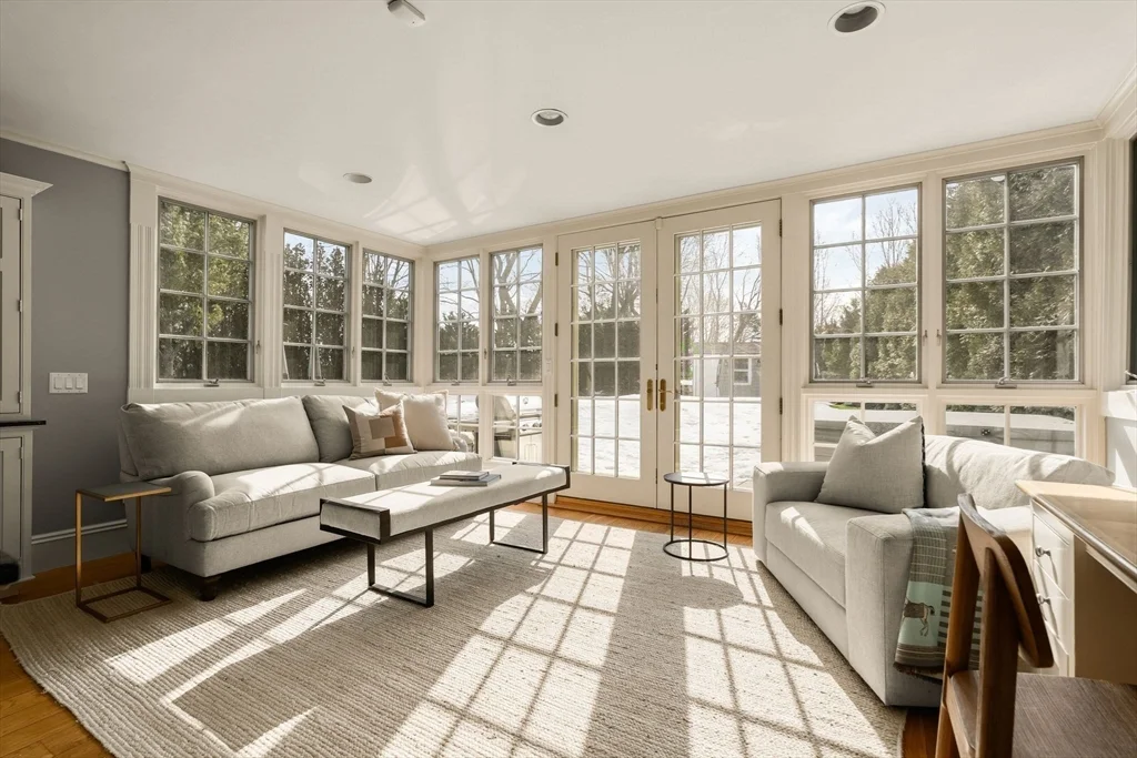 5 bed, 3 bath apartment for rent at 59 Harbor Ave, Marblehead Neck — photo 9 of 38