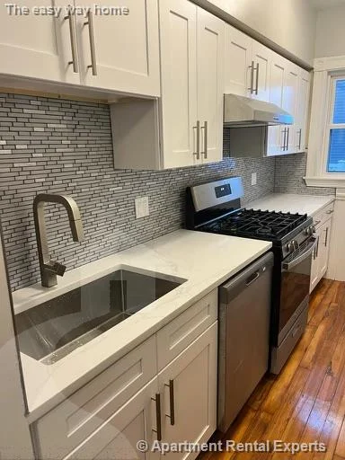 3 bed, 1 bath apartment for rent at 59 Hawthorne St Unit 1, Davis Square — photo 4 of 12