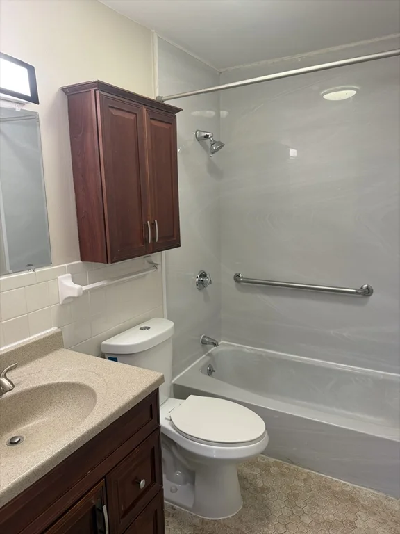 2 bed, 1 bath apartment for rent at 59 Highland Glen Dr Unit 318, Randolph — photo 9 of 10