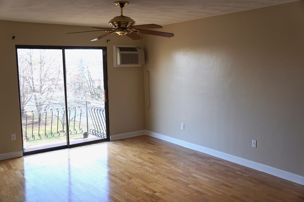 2 bed, 1 bath apartment for rent at 59 Highland Glen Dr Unit 325, Randolph — photo 3 of 11