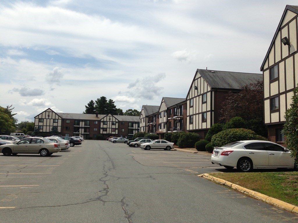 2 bed, 1 bath apartment for rent at 59 Highland Glen Dr Unit 325, Randolph