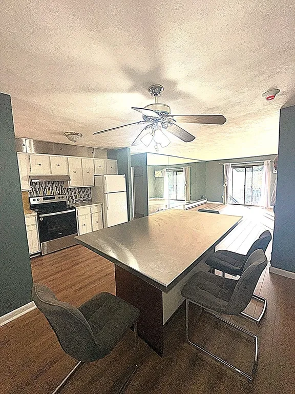 2 bed, 1 bath apartment for rent at 59 Highland Glen Dr Unit 322, Randolph — photo 3 of 11