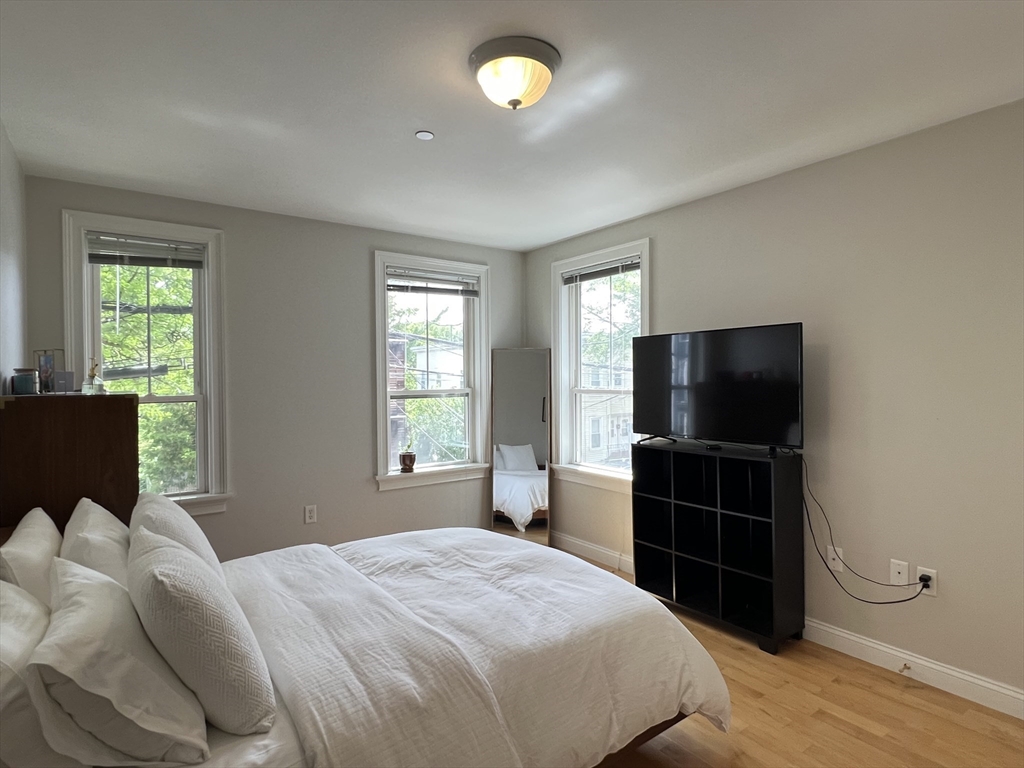 2 bed, 2 bath apartment for rent at 59 Howard St Unit 2, Riverside — photo 9 of 12
