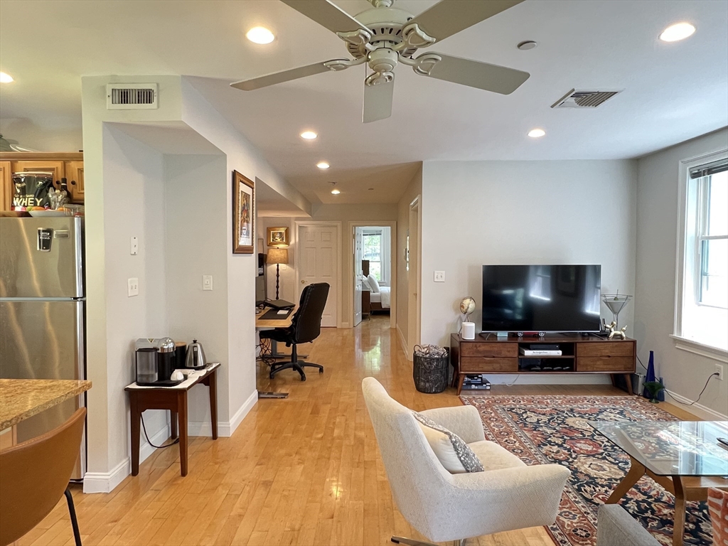 2 bed, 2 bath apartment for rent at 59 Howard St Unit 2, Riverside — photo 6 of 12