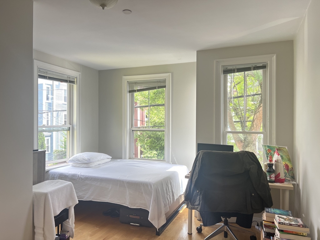 2 bed, 2 bath apartment for rent at 59 Howard St Unit 2, Riverside — photo 10 of 12