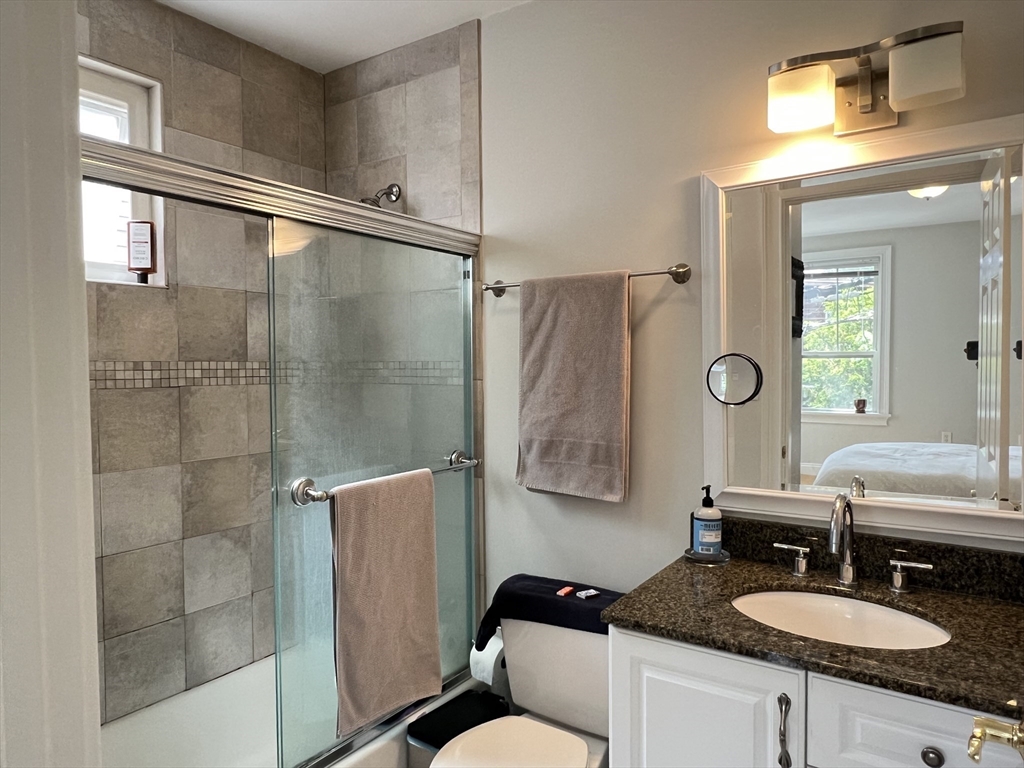 2 bed, 2 bath apartment for rent at 59 Howard St Unit 2, Riverside — photo 7 of 12