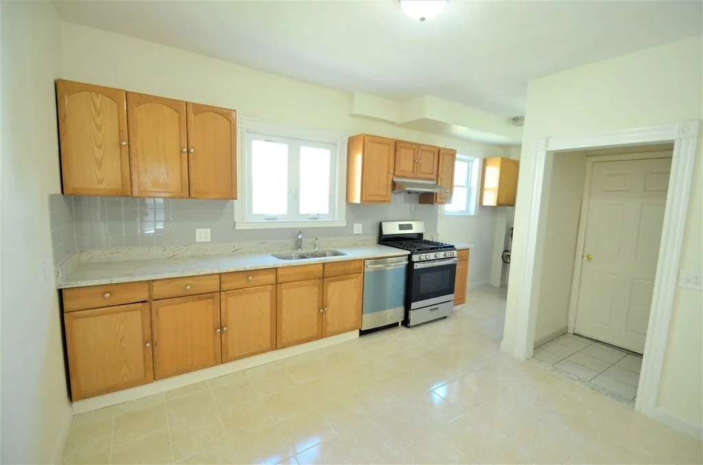 3 bed, 1 bath apartment for rent at 59 Judson St Unit 1, Malden — photo 3 of 15