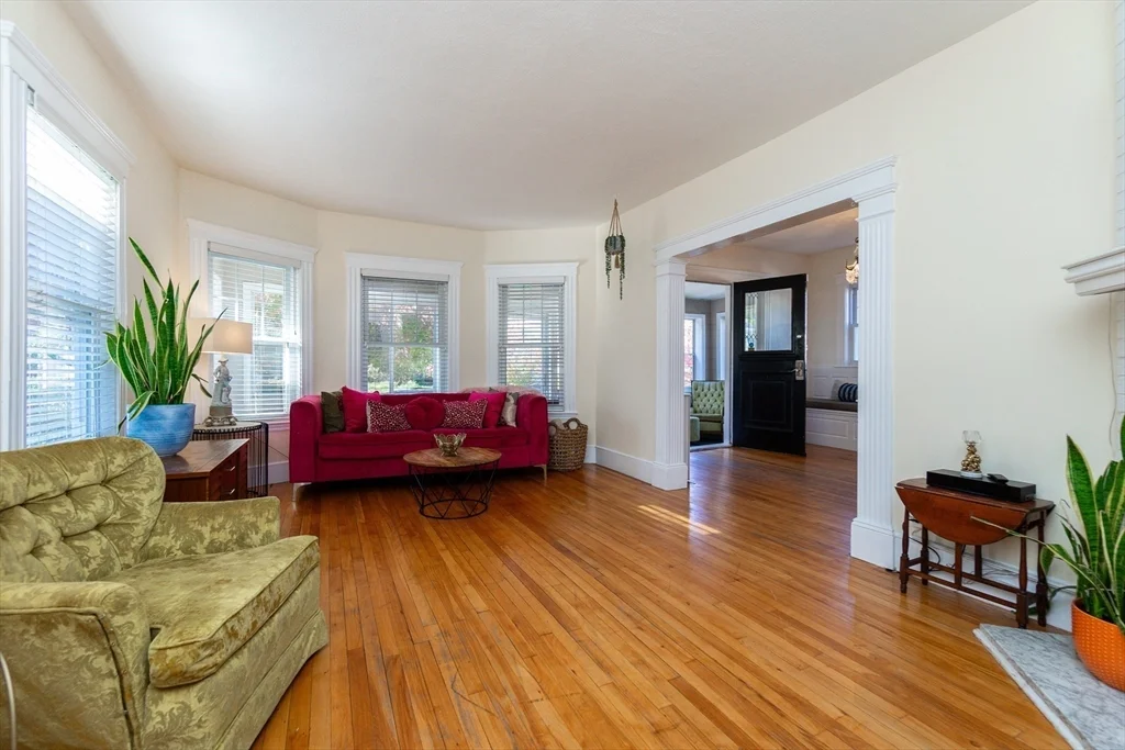 4 bed, 2 bath apartment for rent at 59 Langdon Ave, East Watertown — photo 6 of 38