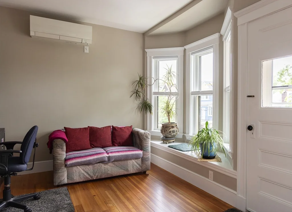 3 bed, 1 bath apartment for rent at 59 Liberty Ave Unit 2, Ball Square — photo 6 of 22