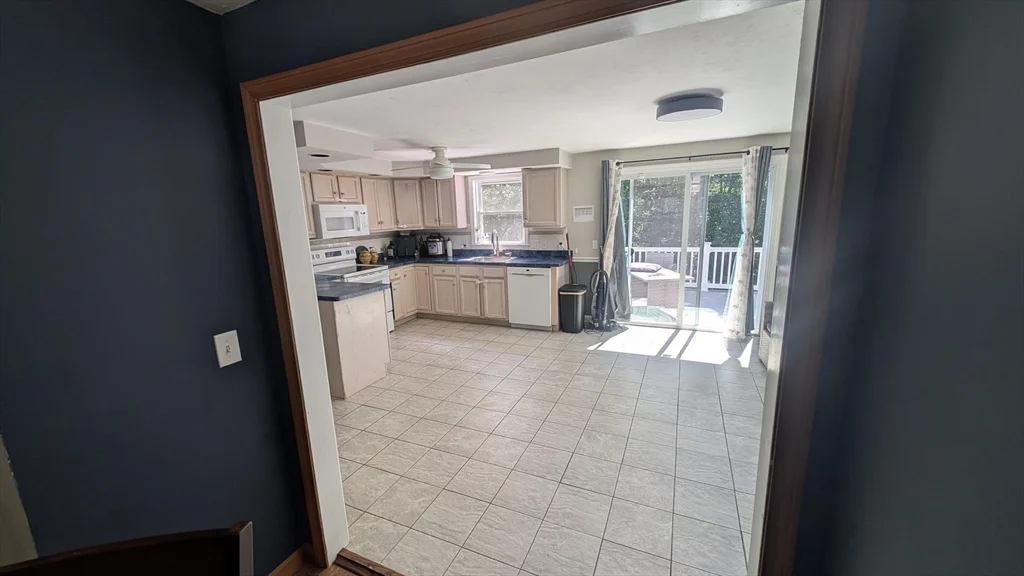 5 bed, 3 bath apartment for rent at 59 Lincoln St Unit 1, Norton — photo 13 of 38