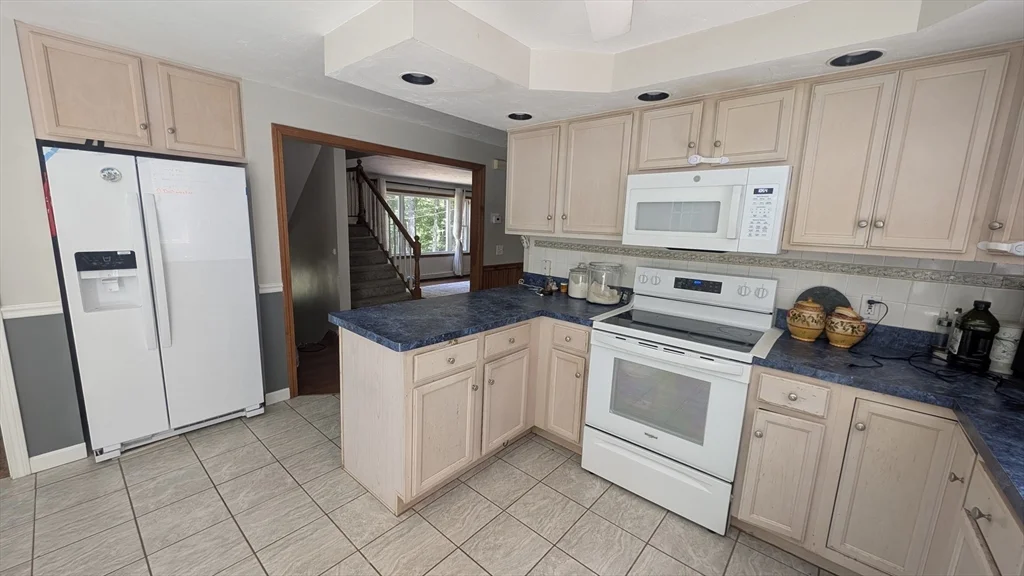 5 bed, 3 bath apartment for rent at 59 Lincoln St Unit 1, Norton — photo 15 of 38