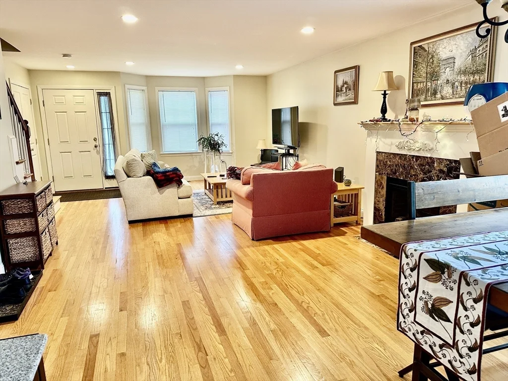 3 bed, 2 bath apartment for rent at 59 Lowell Ave Unit 59, Watertown — photo 2 of 11