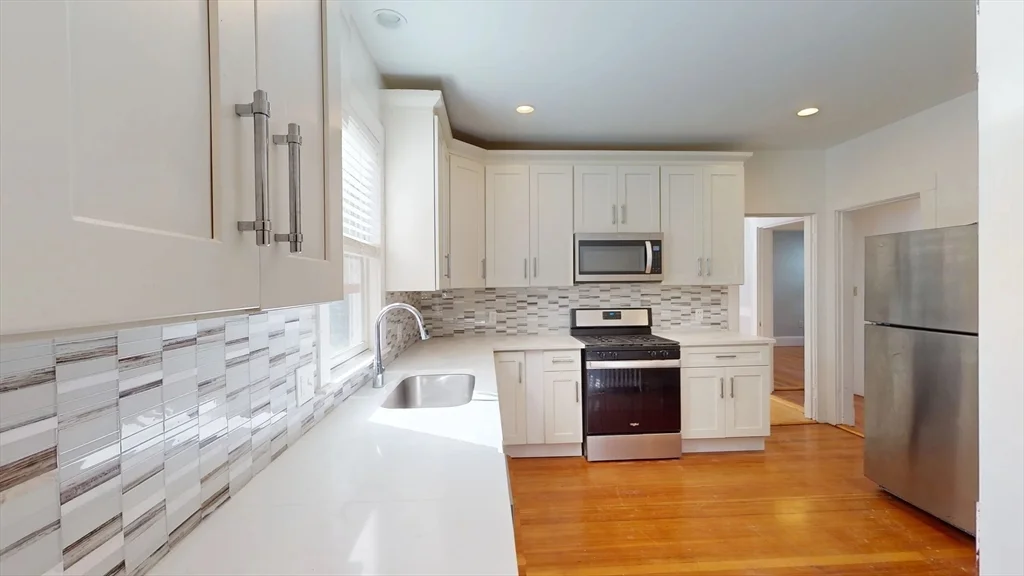 2 bed, 1 bath apartment for rent at 59 Manthorne Rd Unit 1, West Roxbury — photo 3 of 22