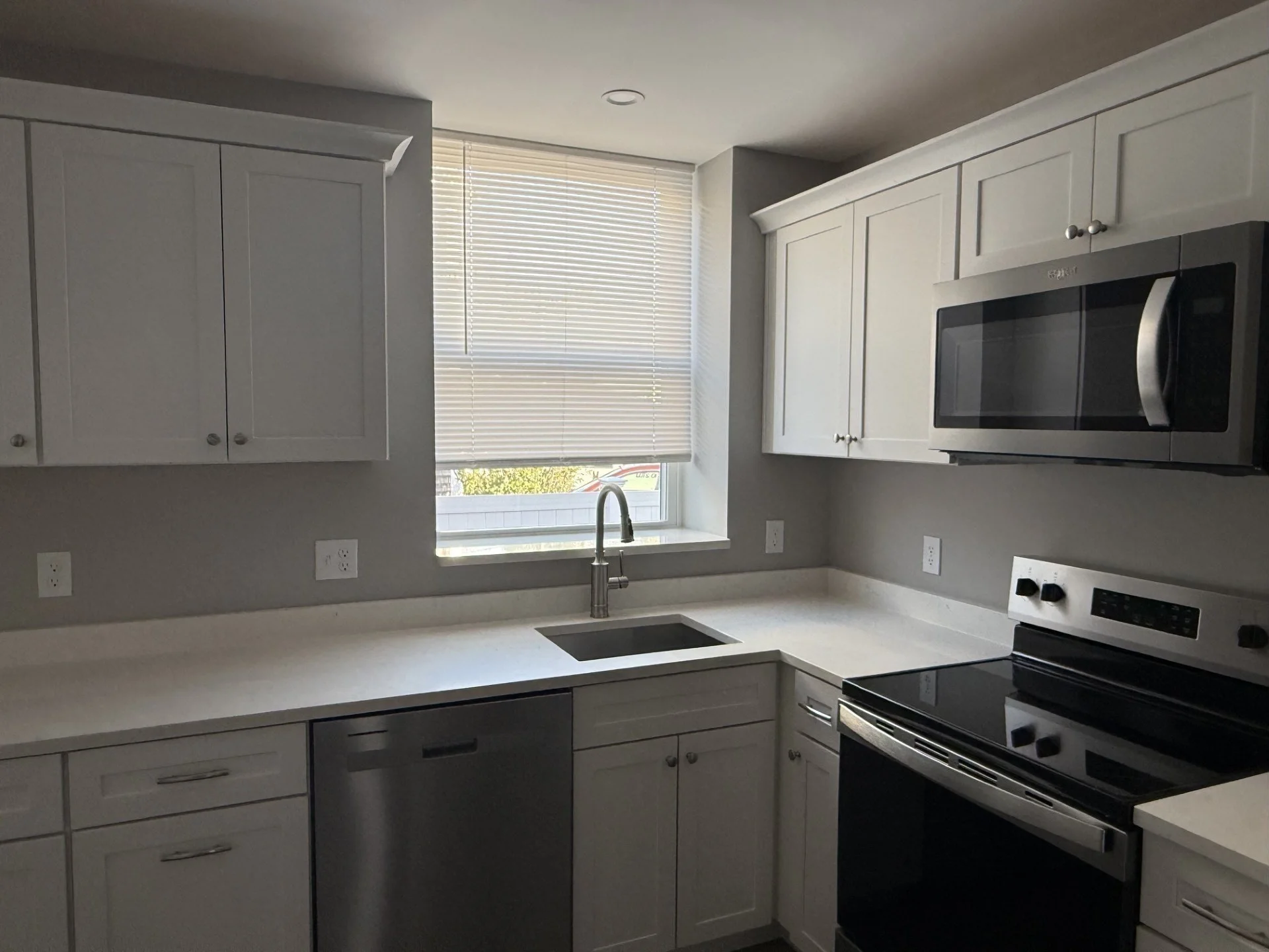 2 bed, 1 bath apartment for rent at 59 North Ave Unit 2, Rockland — photo 2 of 15
