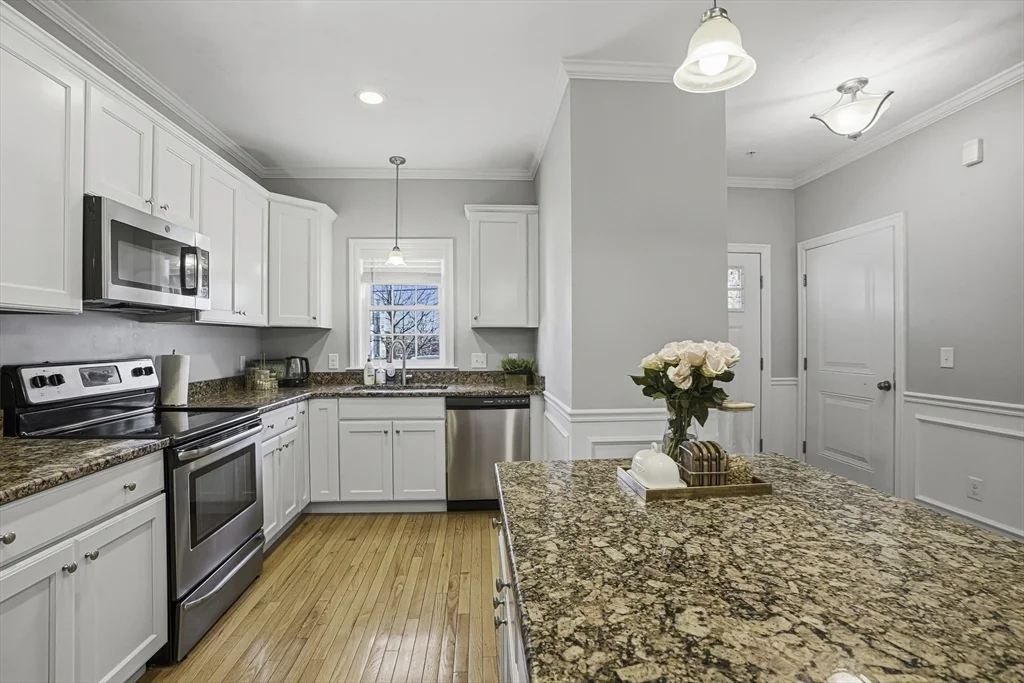 3 bed, 2 bath apartment for rent at 59 Olympia Ave Unit 4A, Shrewsbury — photo 4 of 41