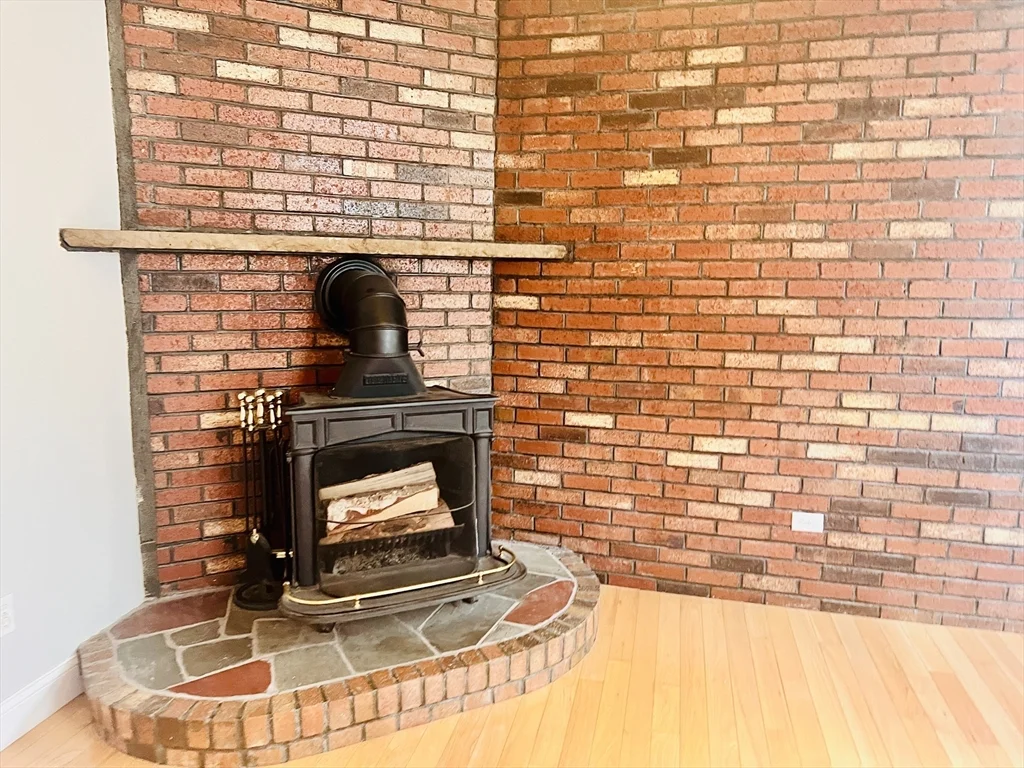 1 bed, 1 bath apartment for rent at 59 Phillips St Unit 5, Beacon Hill — photo 3 of 34