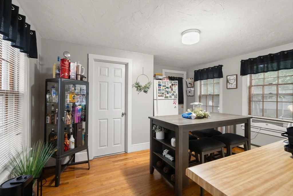 2 bed, 1 bath apartment for rent at 59 Pond St Unit A, Natick — photo 4 of 11