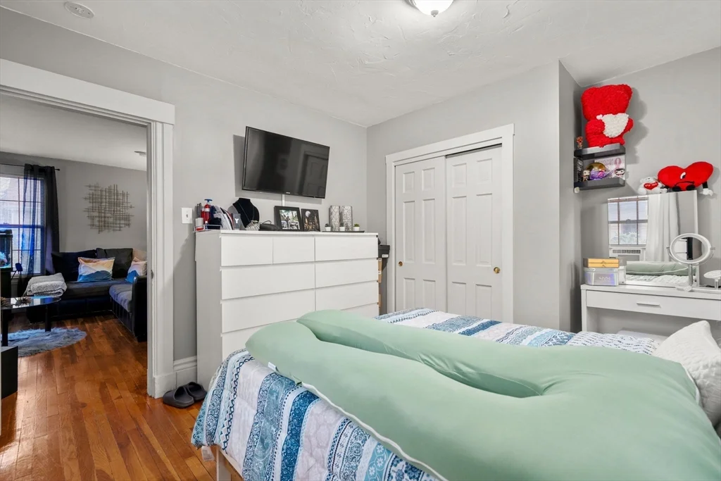 2 bed, 1 bath apartment for rent at 59 Pond St Unit A, Natick — photo 10 of 11