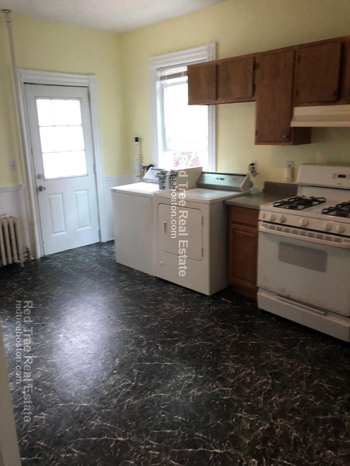 4 bed, 1 bath apartment for rent at 59 Pontiac St Unit 2, Mission Hill — photo 14 of 15