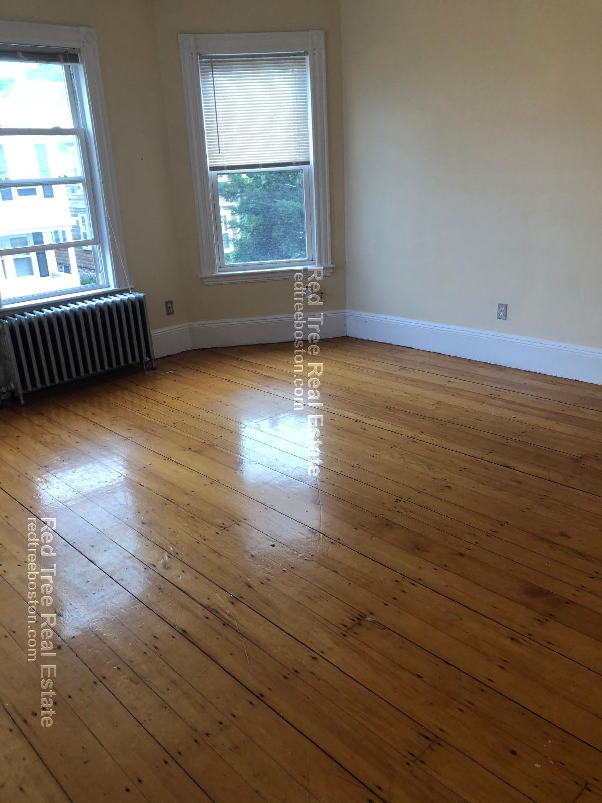 4 bed, 1 bath apartment for rent at 59 Pontiac St Unit 2, Mission Hill — photo 6 of 15