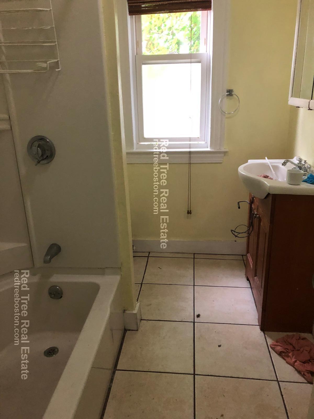 4 bed, 1 bath apartment for rent at 59 Pontiac St Unit 3, Mission Hill — photo 9 of 15