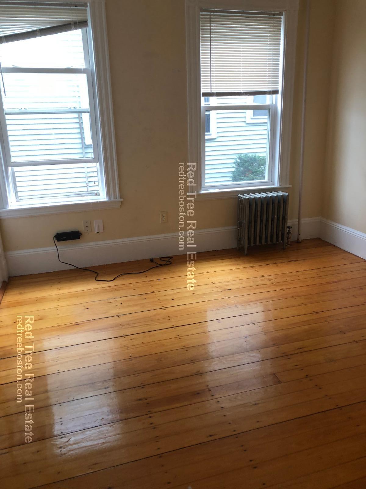 4 bed, 1 bath apartment for rent at 59 Pontiac St Unit 3, Mission Hill — photo 8 of 15