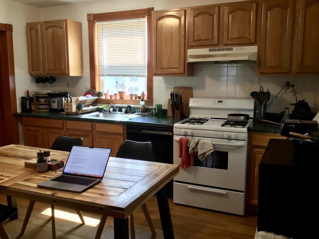 1 bed, 1 bath apartment for rent at 59 Prince St Unit 1, Brookline Village