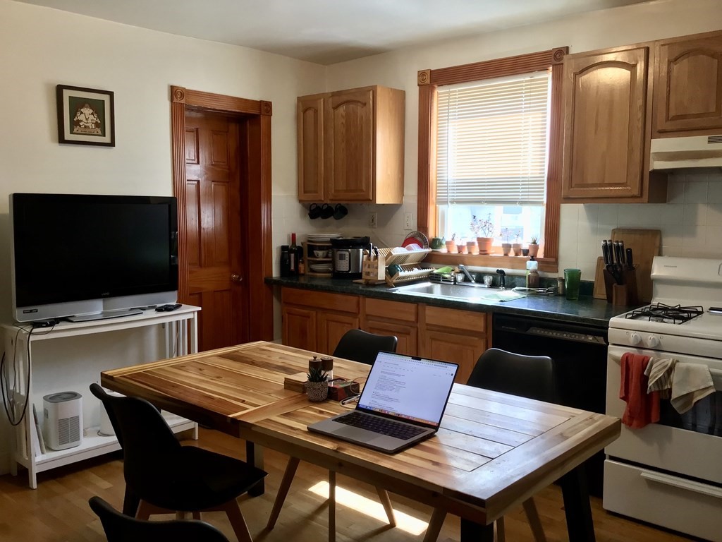 1 bed, 1 bath apartment for rent at 59 Prince St Unit 1, Brookline Village — photo 2 of 6
