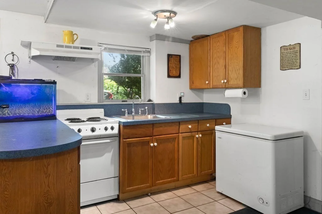 1 bed, 1 bath apartment for rent at 59 Prospect St Unit lower level, West Newbury — photo 6 of 9