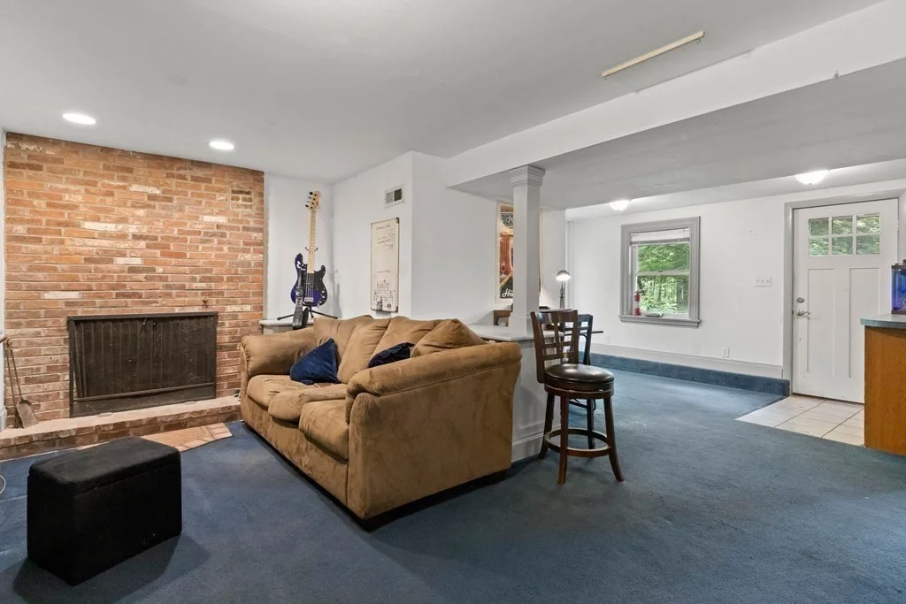 1 bed, 1 bath apartment for rent at 59 Prospect St Unit lower level, West Newbury — photo 7 of 9