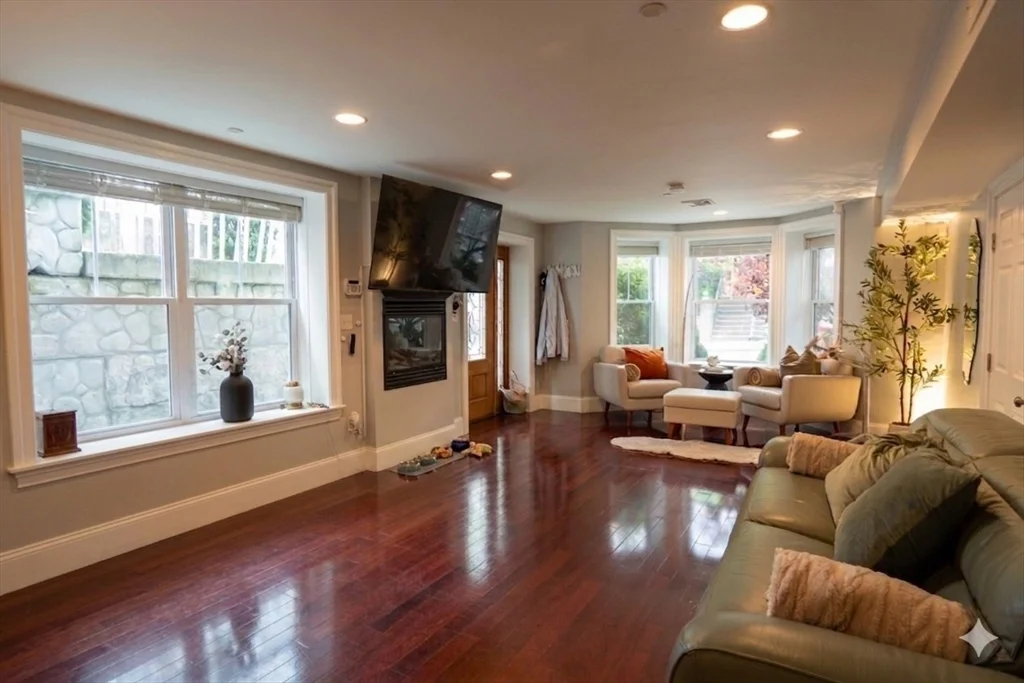 2 bed, 2 bath apartment for rent at 59 Putnam St Unit 1, East Boston — photo 4 of 22