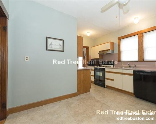 3 bed, 1 bath apartment for rent at 59 Quincy St, Tufts University — photo 17 of 24