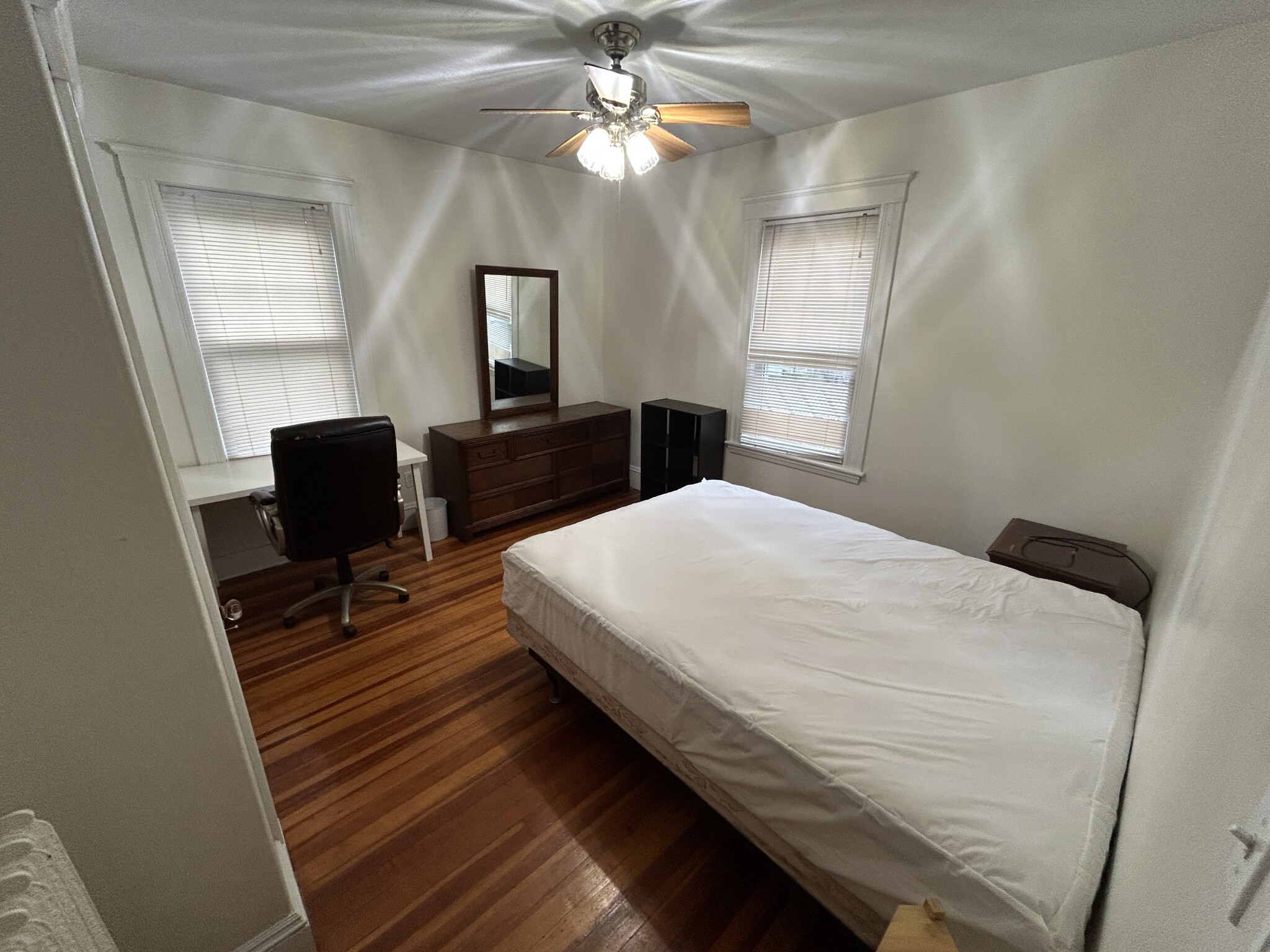 3 bed, 1 bath apartment for rent at 59 Quincy St Unit 59, Medford — photo 13 of 17