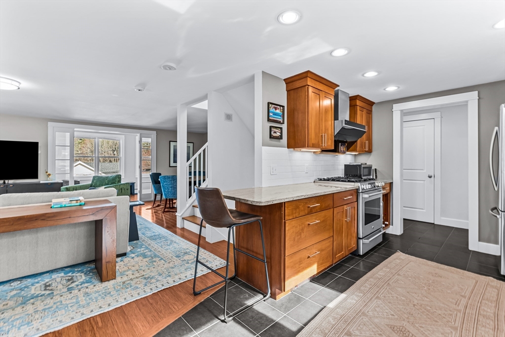 3 bed, 2 bath apartment for rent at 59 Russell Rd, Wellesley — photo 6 of 20