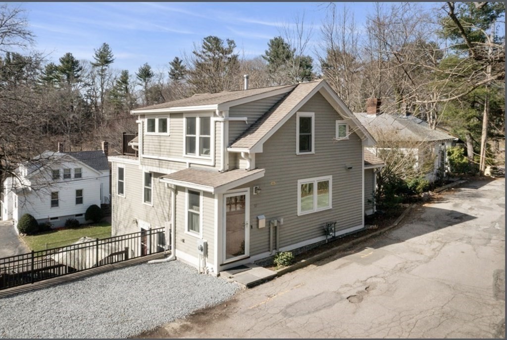 3 bed, 2 bath apartment for rent at 59 Russell Rd, Wellesley — photo 1 of 20