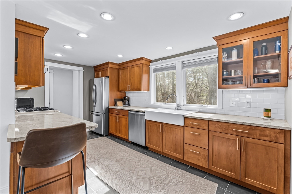 3 bed, 2 bath apartment for rent at 59 Russell Rd, Wellesley — photo 5 of 20