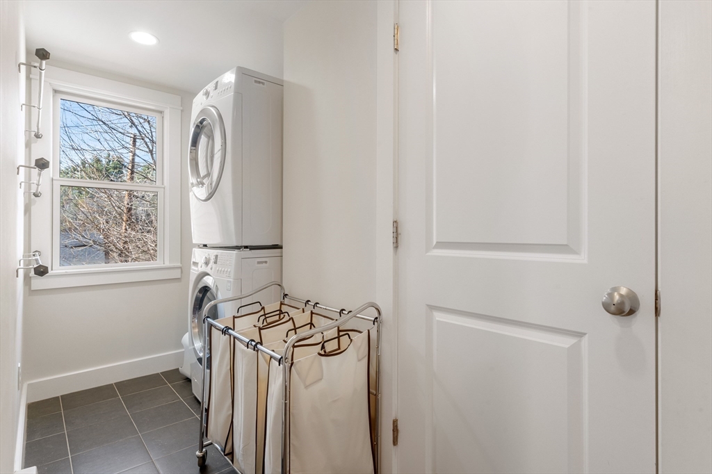 3 bed, 2 bath apartment for rent at 59 Russell Rd, Wellesley — photo 9 of 20