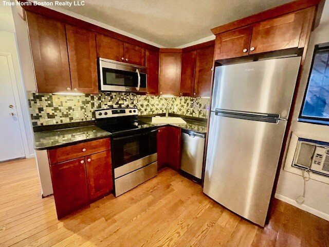 1 bed, 1 bath apartment for rent at 59 Salem St Unit 2R, North End — photo 2 of 11