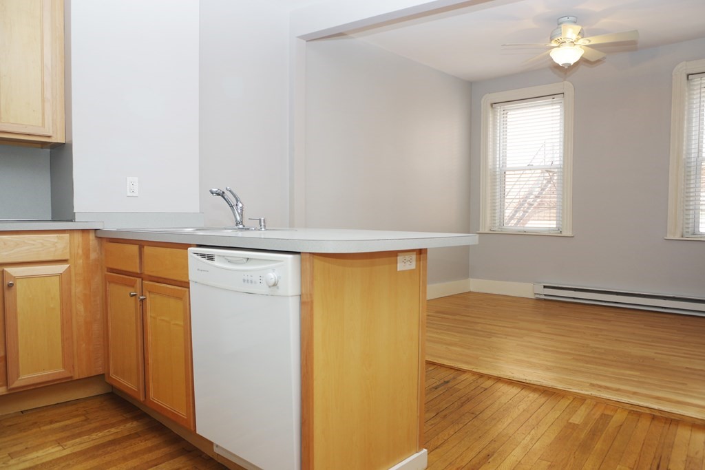 2 bed, 1 bath apartment for rent at 59 Snow Hill Unit 3, North End