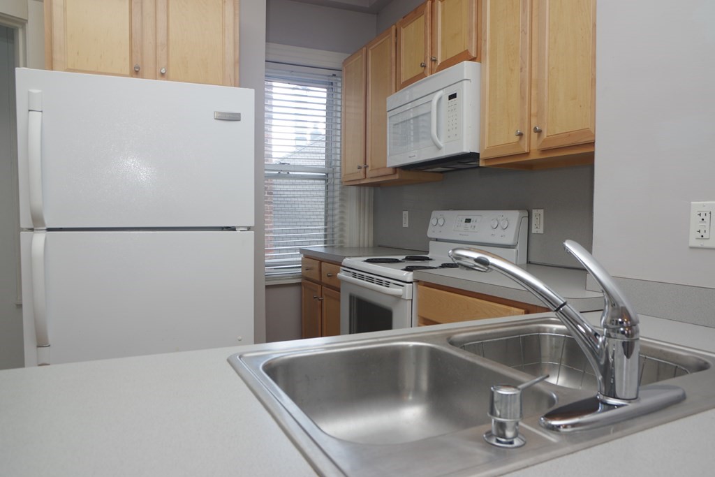 2 bed, 1 bath apartment for rent at 59 Snow Hill Unit 3, North End — photo 7 of 12