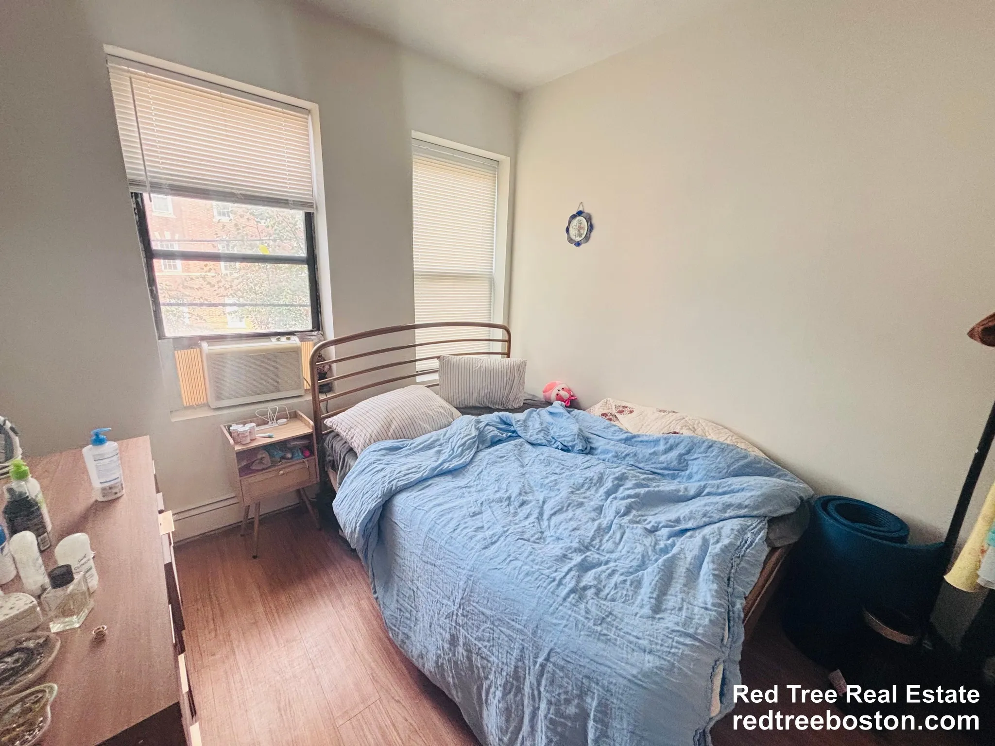 1 bed, 1 bath apartment for rent at 59 South Huntington Ave Unit 4, Jamaica Plain — photo 1 of 8