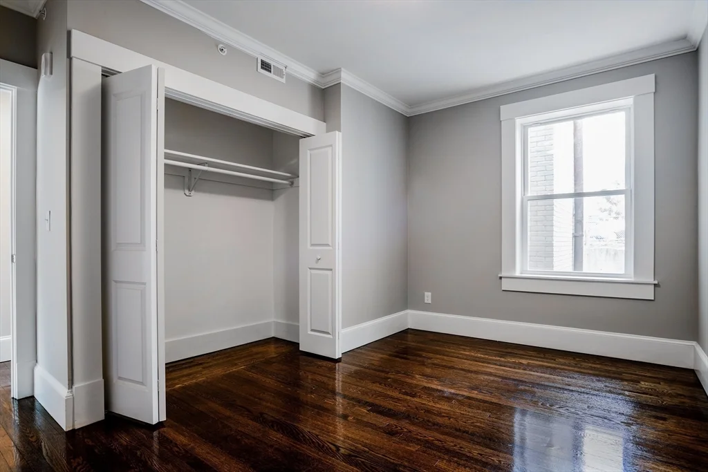 4 bed, 2 bath apartment for rent at 59 Strathmore Rd Unit 2, Brighton — photo 8 of 12