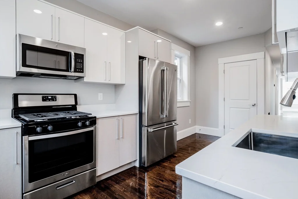 4 bed, 2 bath apartment for rent at 59 Strathmore Rd Unit 3, Brighton — photo 2 of 12
