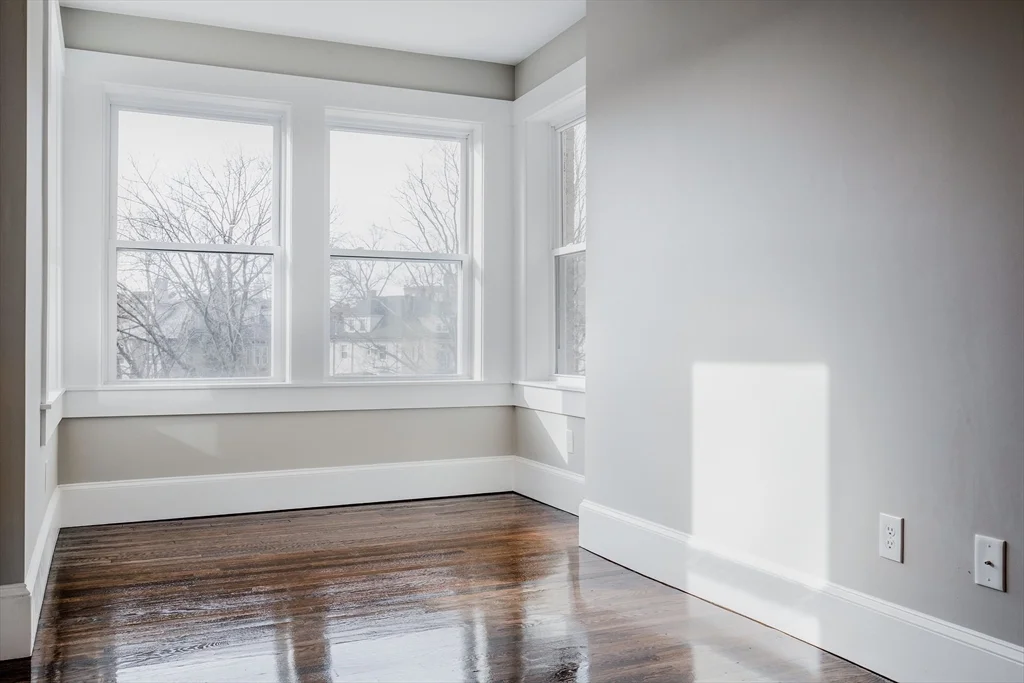 4 bed, 2 bath apartment for rent at 59 Strathmore Rd Unit 4, Brighton — photo 3 of 12