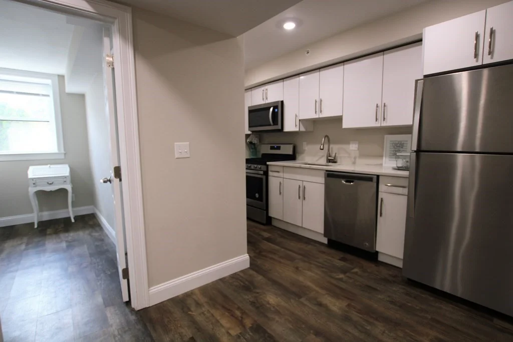 4 bed, 2 bath apartment for rent at 59 Strathmore Rd Unit A, Brighton — photo 7 of 17