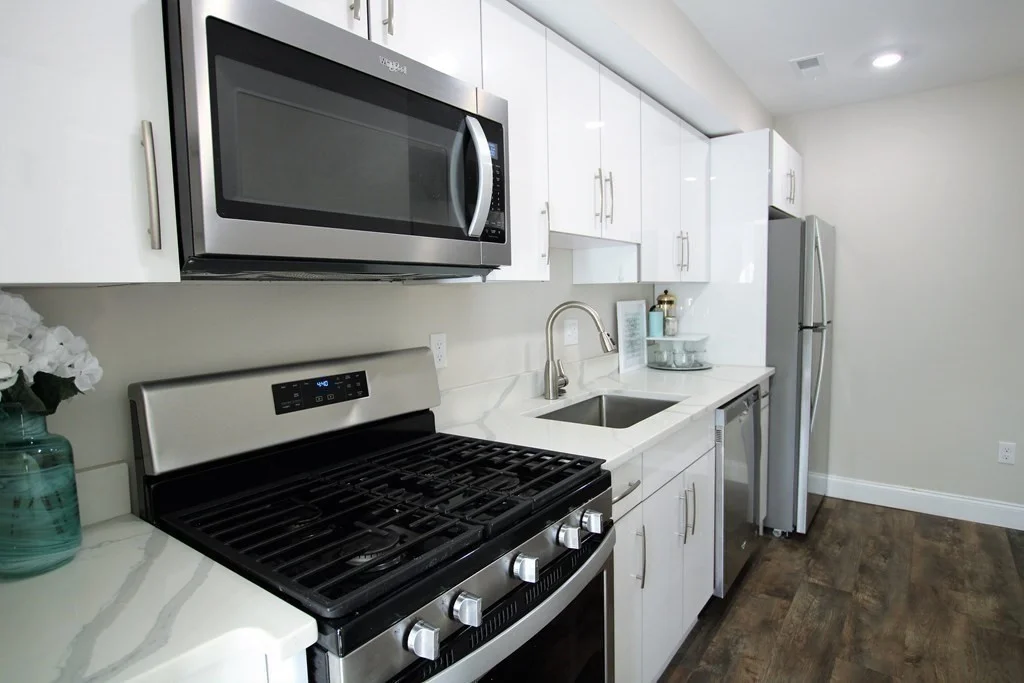 4 bed, 2 bath apartment for rent at 59 Strathmore Rd Unit A, Brighton — photo 9 of 17